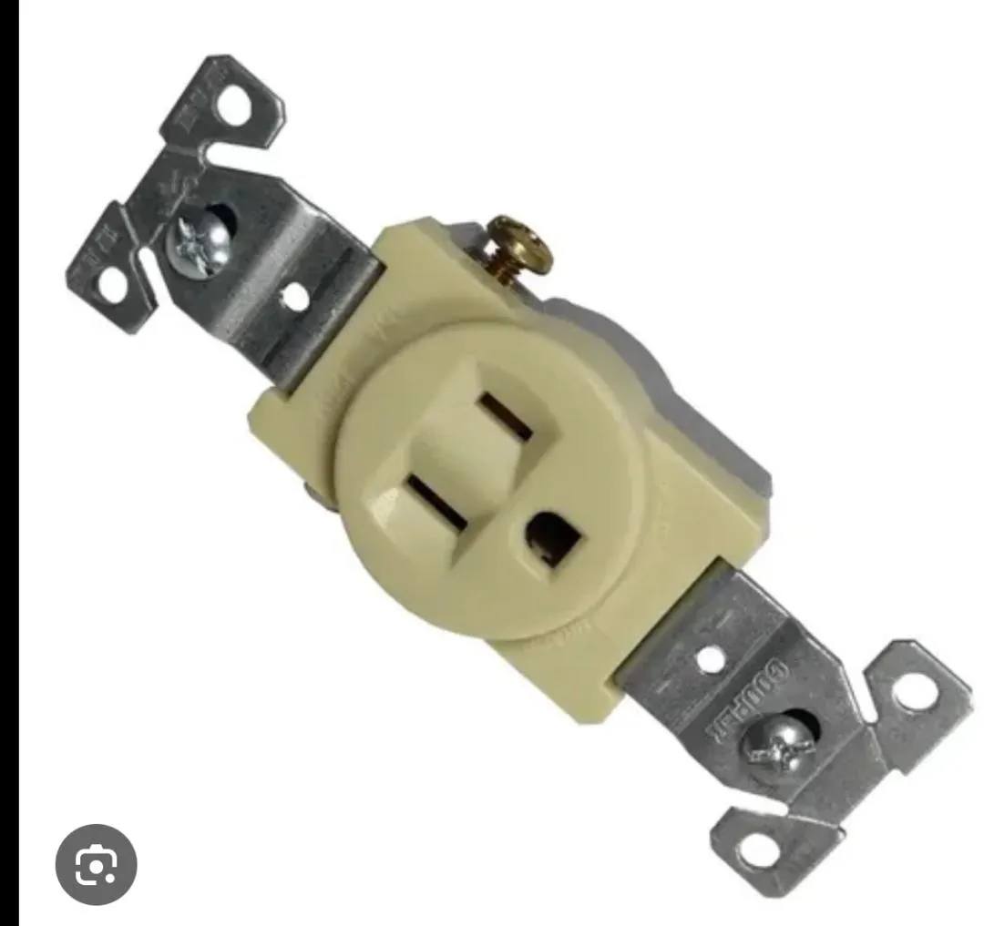 TOMA SENCILLO 15 AMP BEIGE