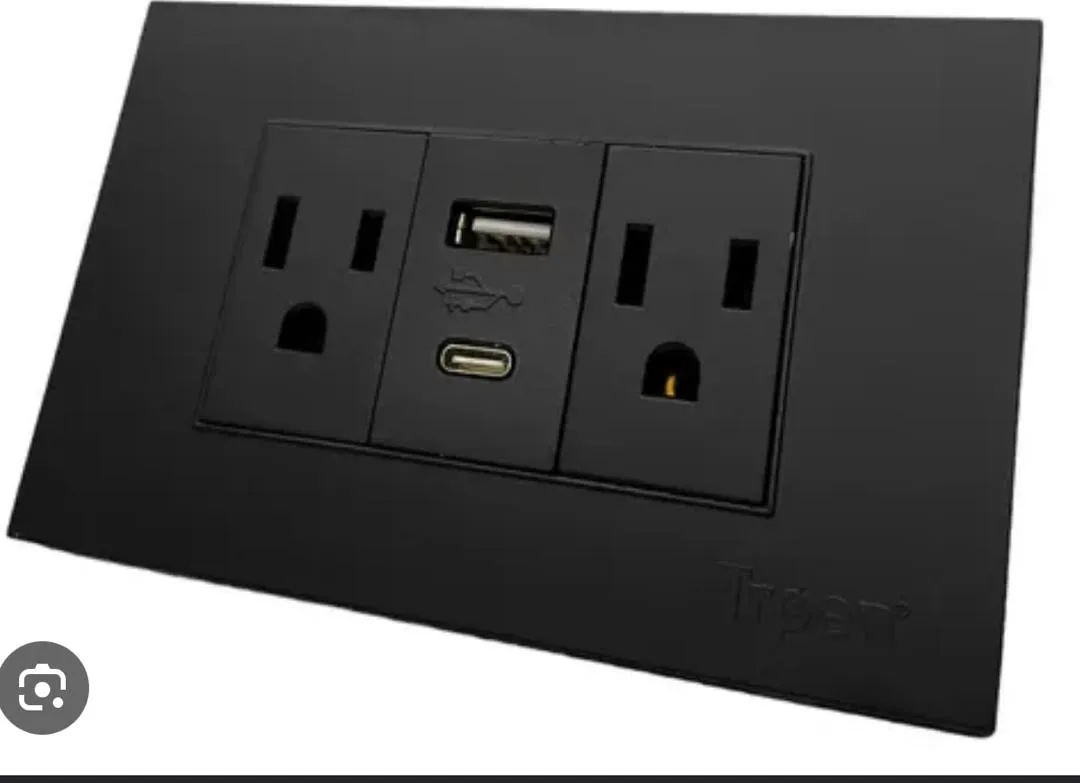 TOMA CORRIENTE DOBLE CON 2 USB NEGRO TROEN